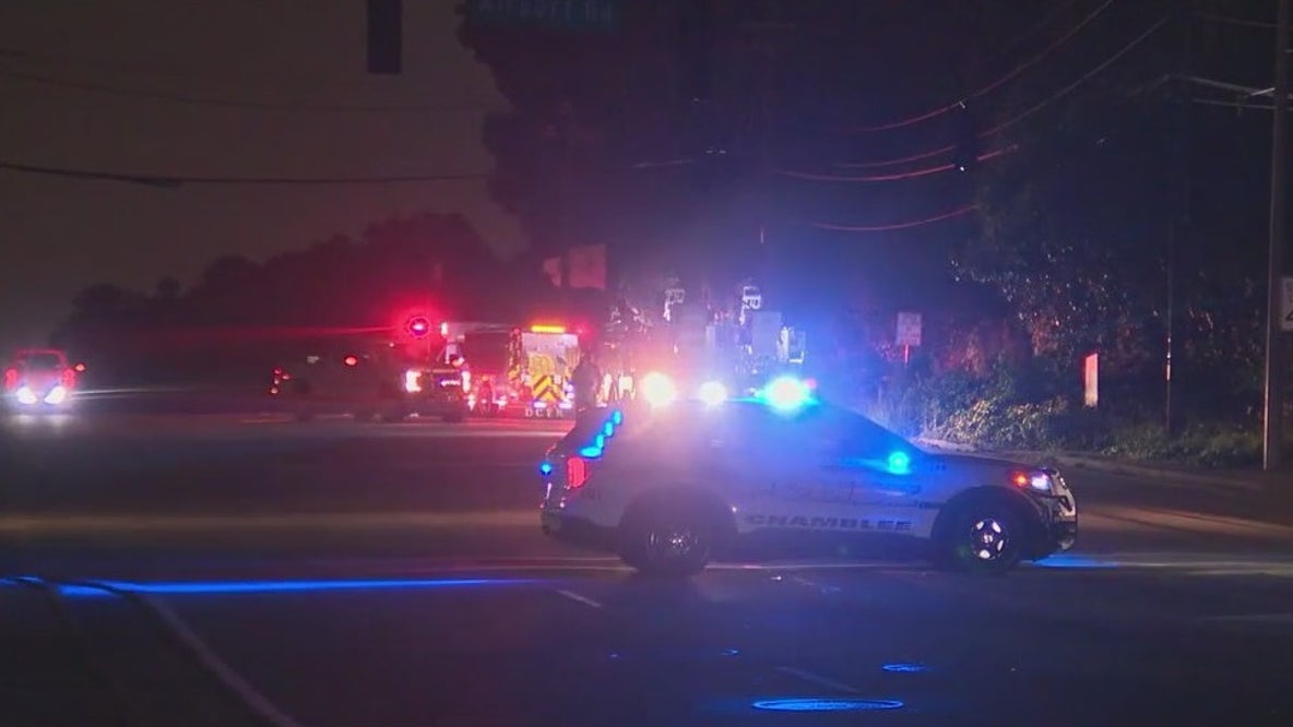 Small plane crashes in Brookhaven neighborhood, 3 injured