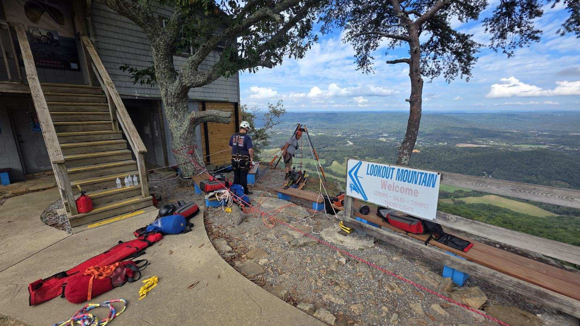 2 killed in hang glider crash after taking off from Lookout Mountain