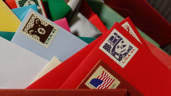 Sending Christmas cards linked with lower depression, study finds