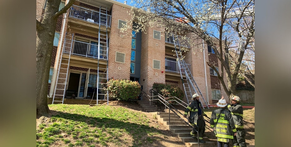 2 children hurt after fire at Southeast DC apartment complex