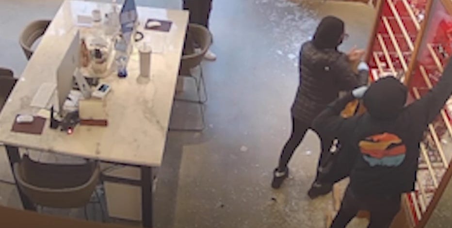 Thieves steal 81 glasses worth over $140K from Georgetown Optician at the Wharf