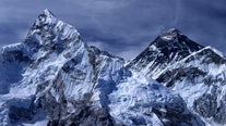 Capitals fan conquers Mount Everest