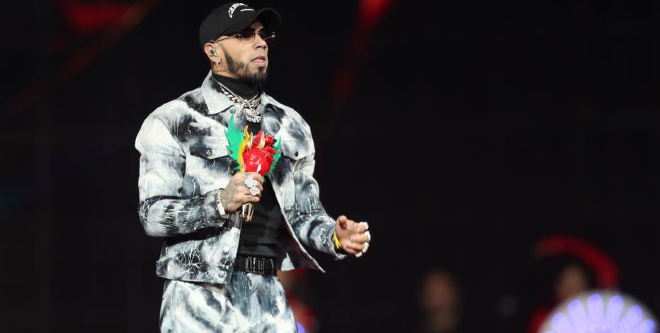 Fans upset after Anuel AA cancels show; trash Capital One Arena