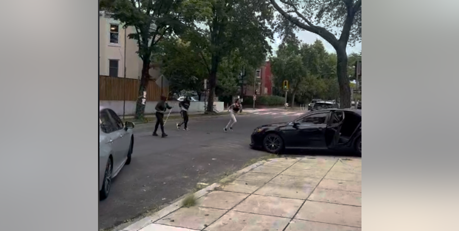 Video: Fight breaks out during attempted carjacking in Northeast, suspects armed with golf club