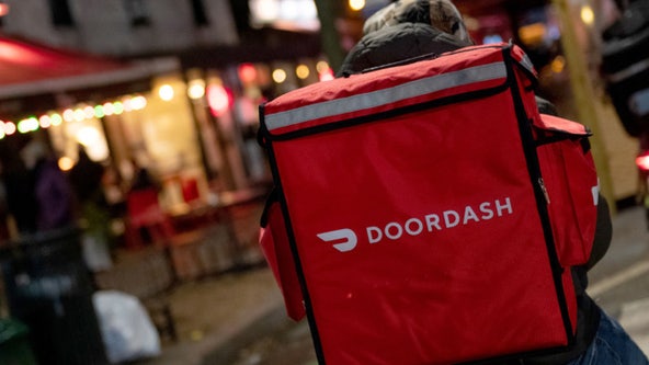 NYC delivery workers see wage surge amidst tipping model changes