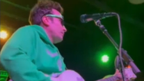 Video: Jimmy Fallon performs with Celtic rock band at bar in NY