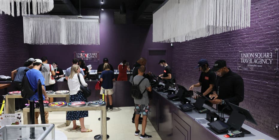 NY judge temporarily blocks retail pot licensing