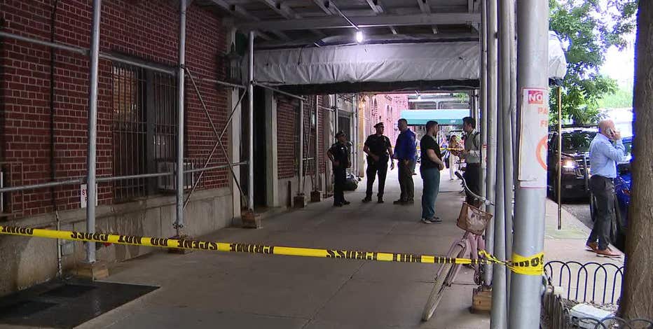 Family of 4 found stabbed to death inside Upper West Side apartment
