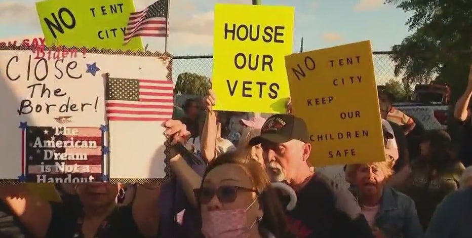 Thousands protest NYC plan to house migrants in tent city in Queens