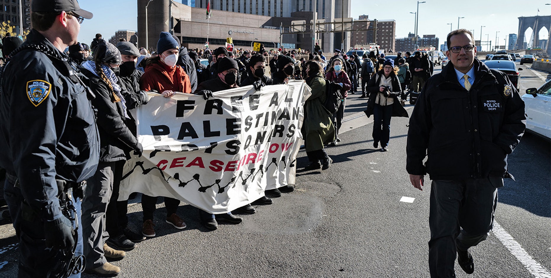 Pro-Palestinian rally shuts down bridges, tunnel into NYC
