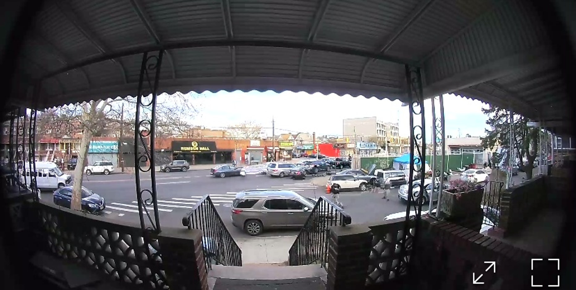 NYPD officers shoot, kill gunman seen firing shots at couple in Brooklyn