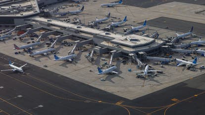 Newark airport updates: 90 second air traffic control outage; hundreds of delays