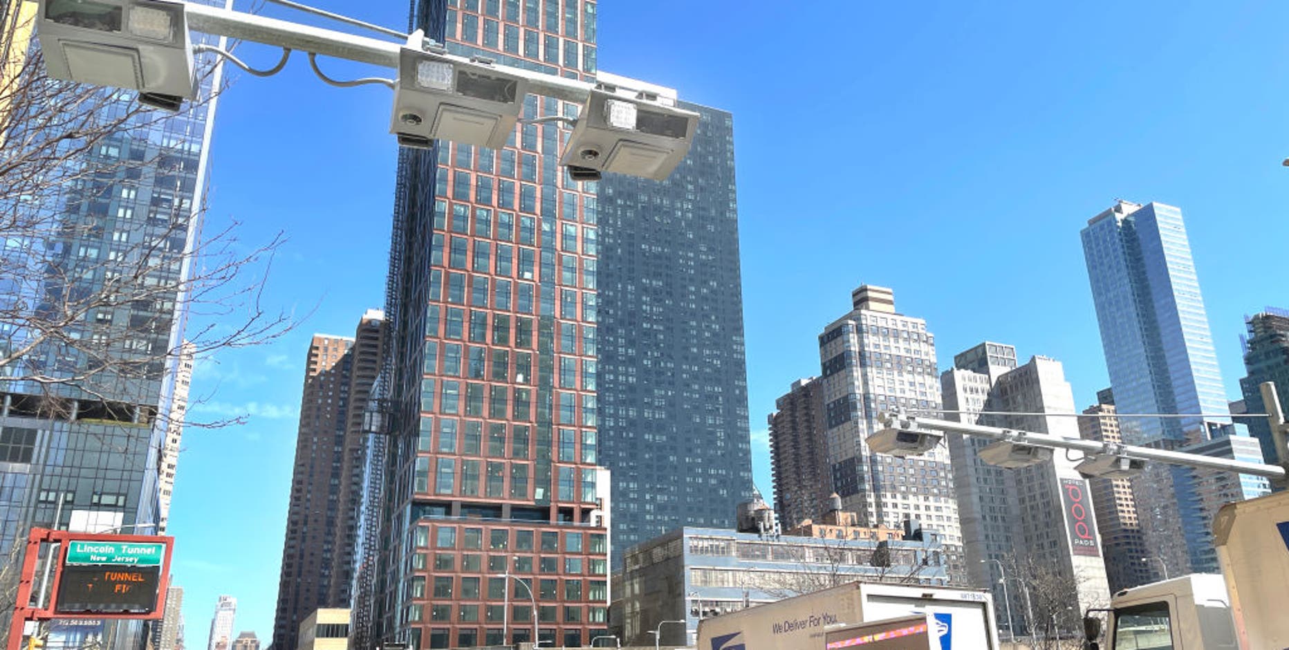 Judge denies Hochul's bid to toss lawsuits seeking to reinstate Manhattan congestion fee