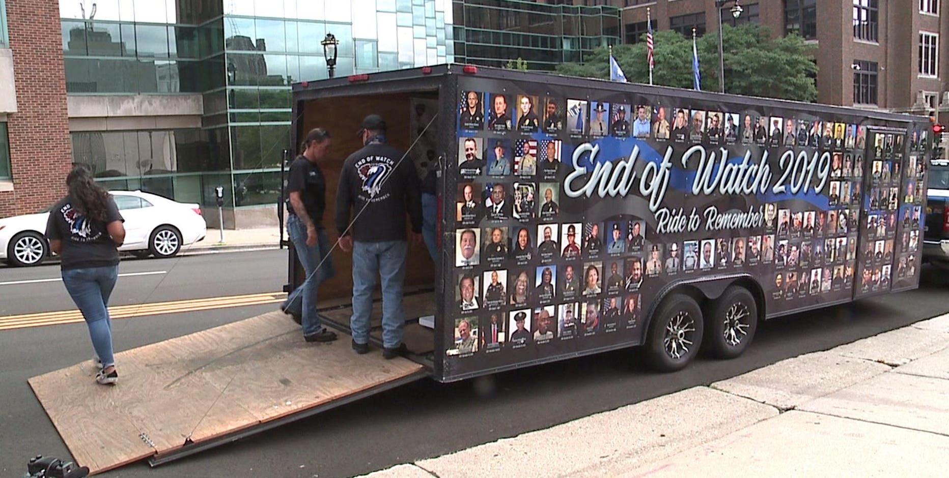 'Beyond the Call of Duty' makes a stop in Milwaukee to honor fallen officers