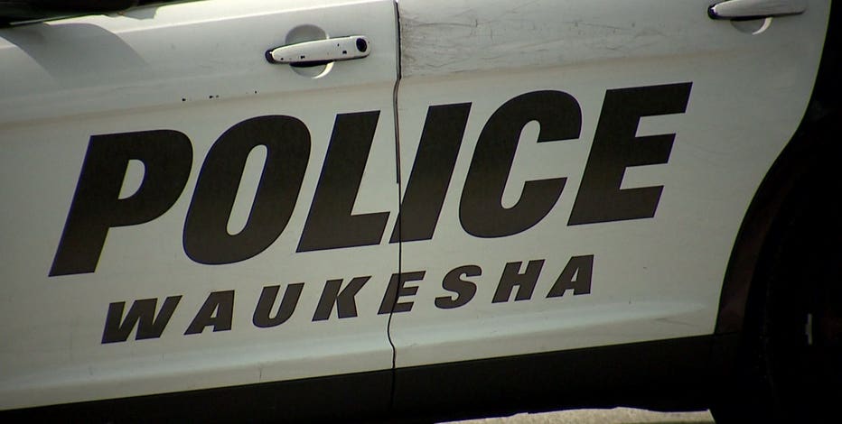 Waukesha police: Sexual assault, armed robbery outside library