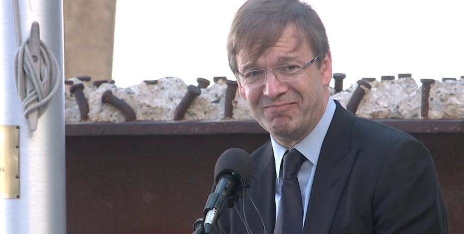 Sources: Former County Exec. Chris Abele victim of armed robbery