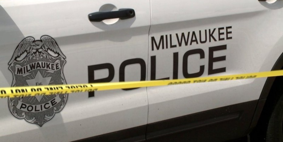 Milwaukee police: Man shot in apparent robbery near 16th and North