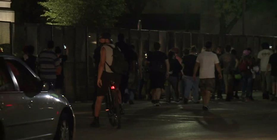 Protesters gather for 5th night in Kenosha, Gov. Evers calls for additional Nat'l Guardsmen