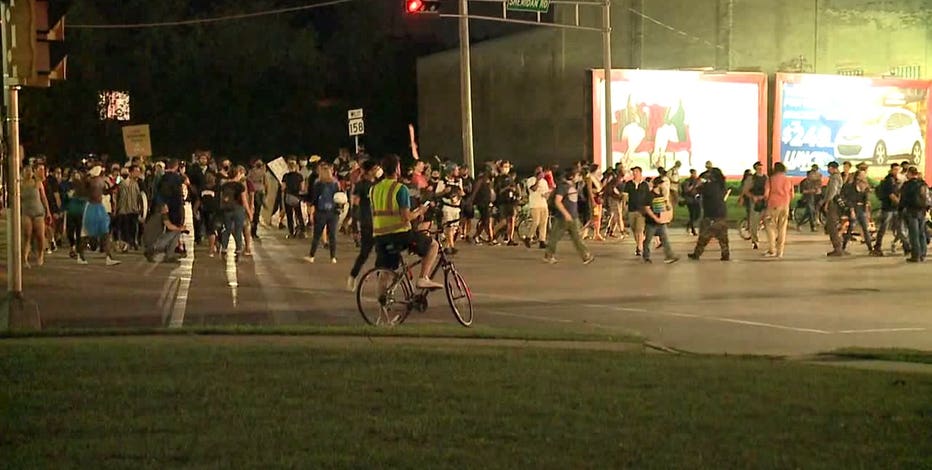 4th night of protests in Kenosha remain calm, no reports of violence overnight