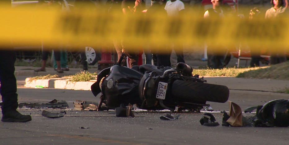Police: 36-year-old man killed in motorcyle accident near 35th and Lloyd