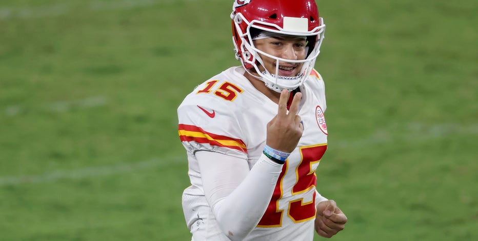 Patrick Mahomes' mother, Randi, jabs announcers over son's name: 'Ugh I may scream'