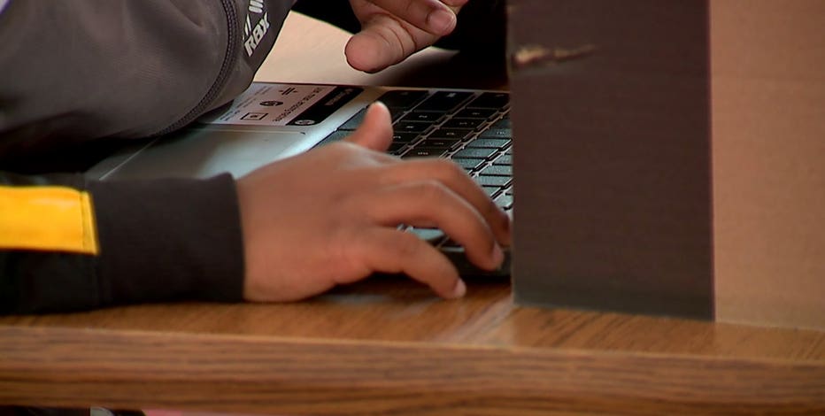 Teachers unions call on state to order all schools to go virtual