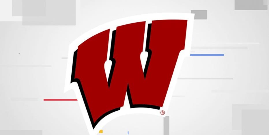 Wisconsin wallops Illinois 45-7 in season opener