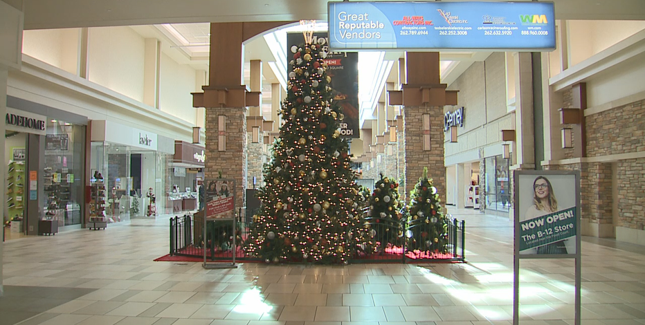Pandemic means changes for mall Santas, Black Friday