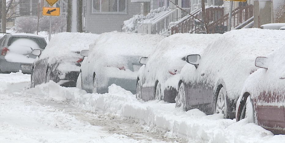 Milwaukee snow emergency means alternate side or no parking