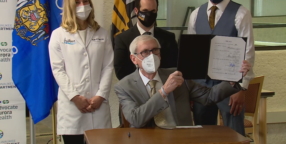 Gov. Evers tours COVID-19 vaccine site at UW-Milwaukee