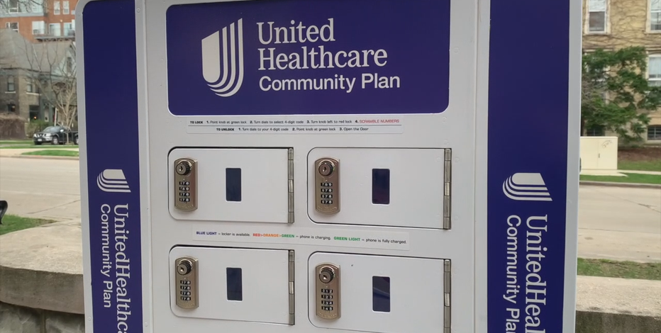 UnitedHealthcare sets up cellphone charging stations for homeless
