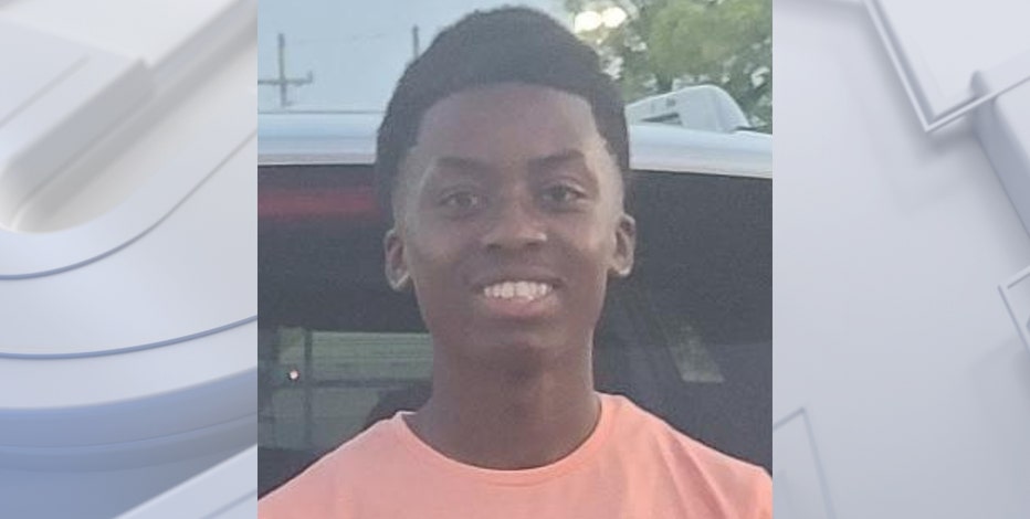 Milwaukee police: 15-year-old boy missing, last seen April 21