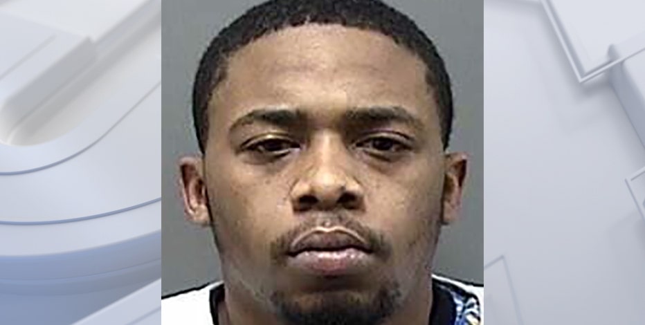 Racine police seek shooting suspect with active warrant