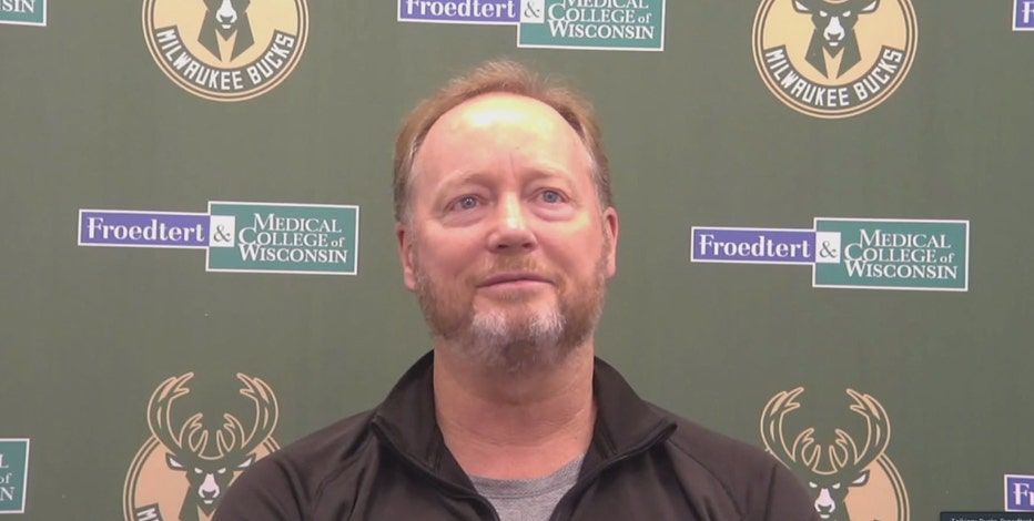 Bucks' Budenholzer signs contract extension