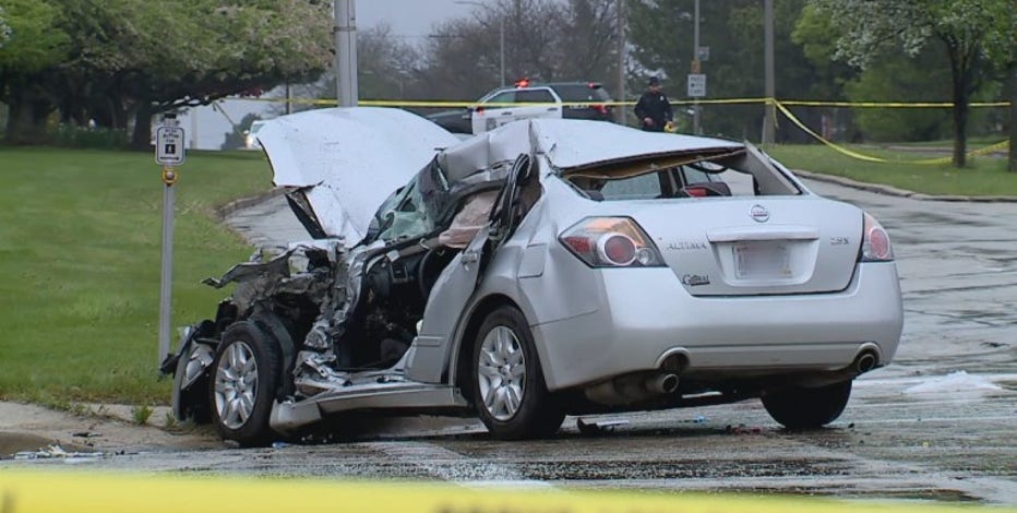 Double fatal accident in Milwaukee, driver lost control and rear-ended truck