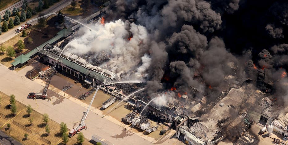 Foam set to be sprayed onto burning Illinois chemical plant