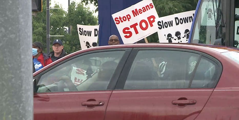 Milwaukee neighborhood reckless driving rally, teens sign pledge