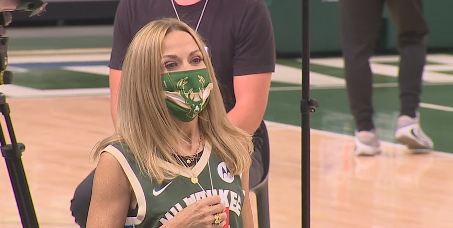 Sheryl Crow at Bucks playoff game, talks fandom
