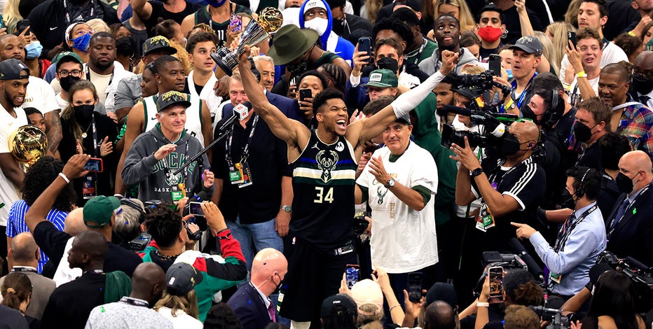 Giannis on cover: Sports Illustrated commemorative issue