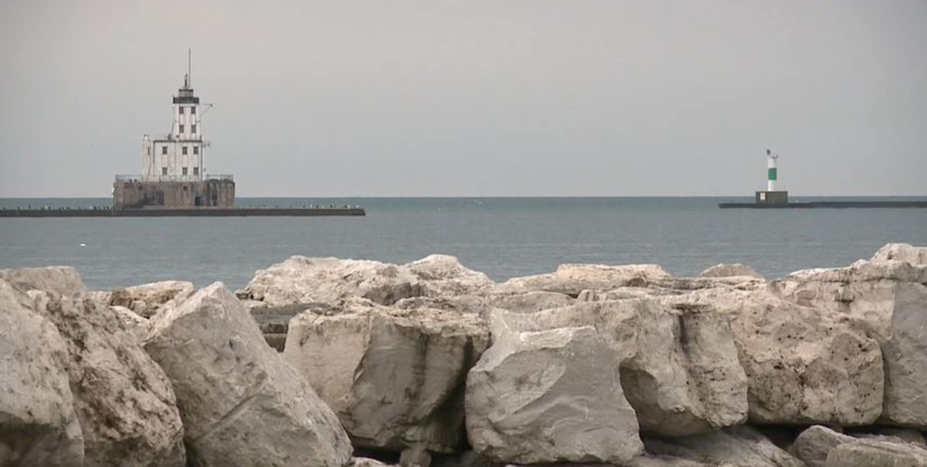Boat capsized in Lake Michigan, 2 occupants OK: MFD