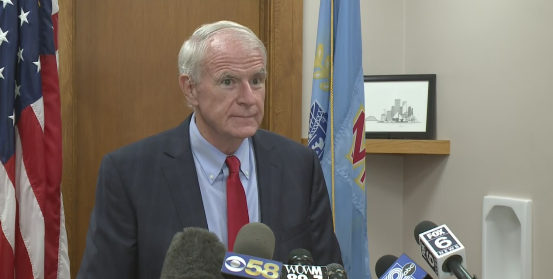 Biden nominates Milwaukee Mayor Barrett for foreign policy role