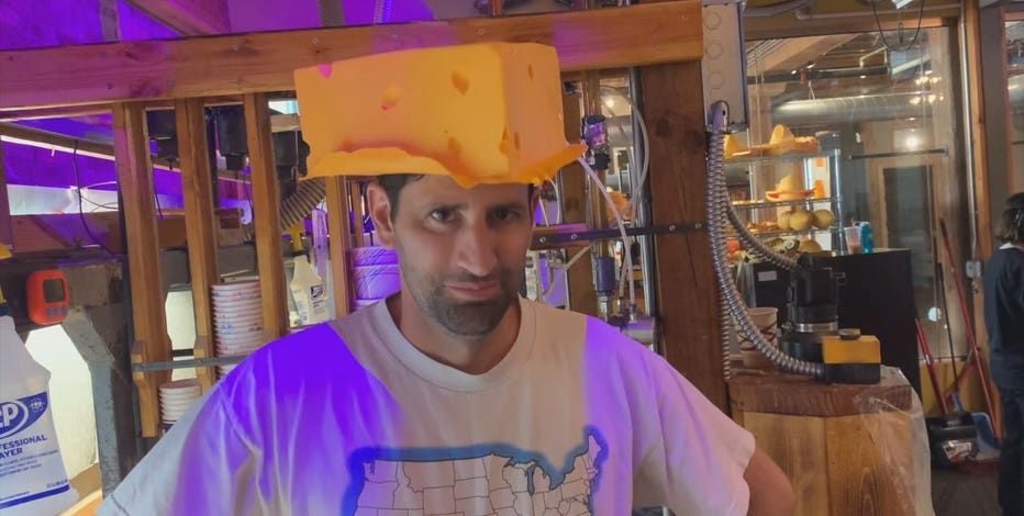 Milwaukee cheesehead experience for Oregon man visiting 65 US cities