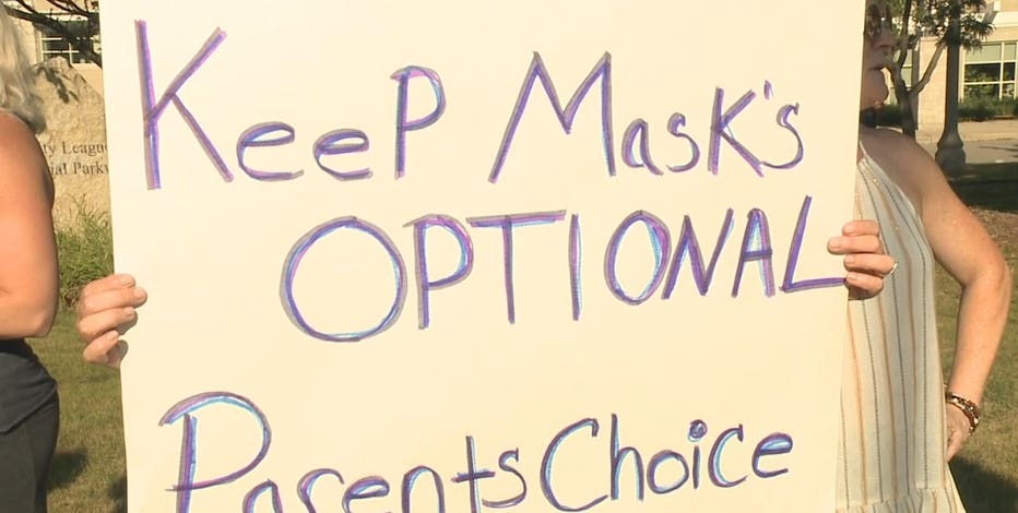 Menomonee Falls mask protest as school board meets