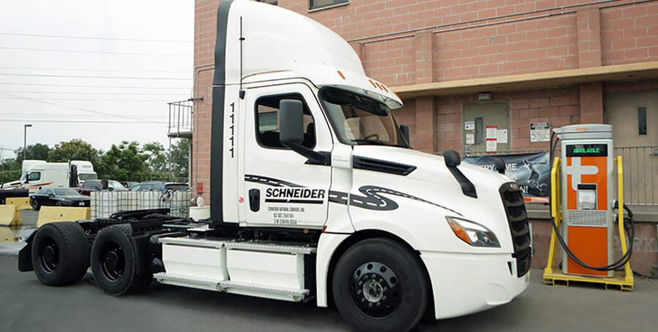 Schneider adding battery-electric trucks to its fleet