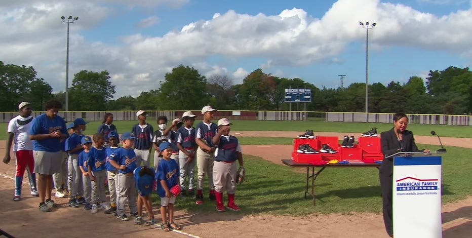 Milwaukee little league fields upgraded, thanks to Yelich donation