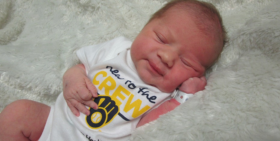 Brewers playoffs: Aurora welcomes babies with special onesies