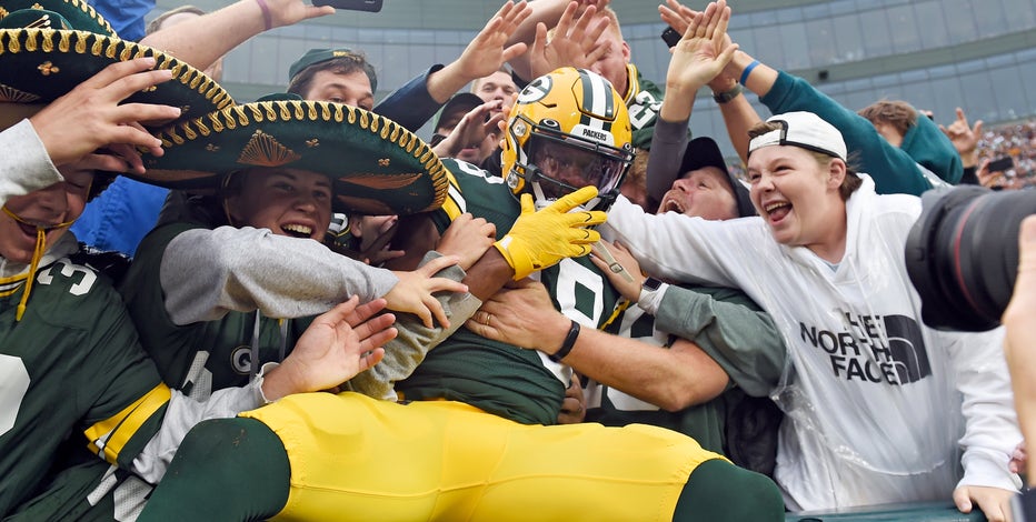 Packers face Steelers at Lambeau Field