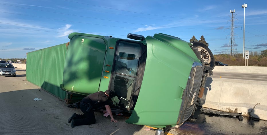 Racine County I-41/94 semi crash, minor injuries after tire failure