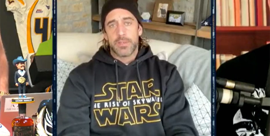 Mark Hamill on Aaron Rodgers: 'Of all the sweatshirts he could have worn'