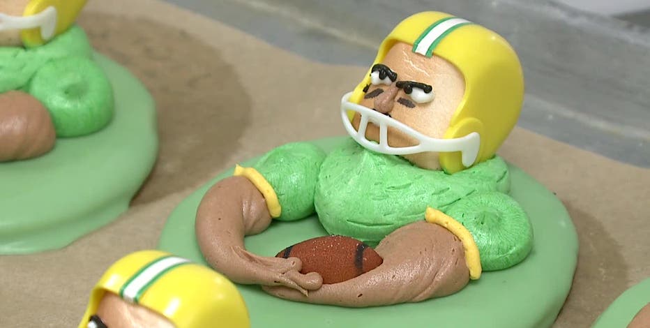 Milwaukee bakery creates Packers cookies, other treats for playoffs